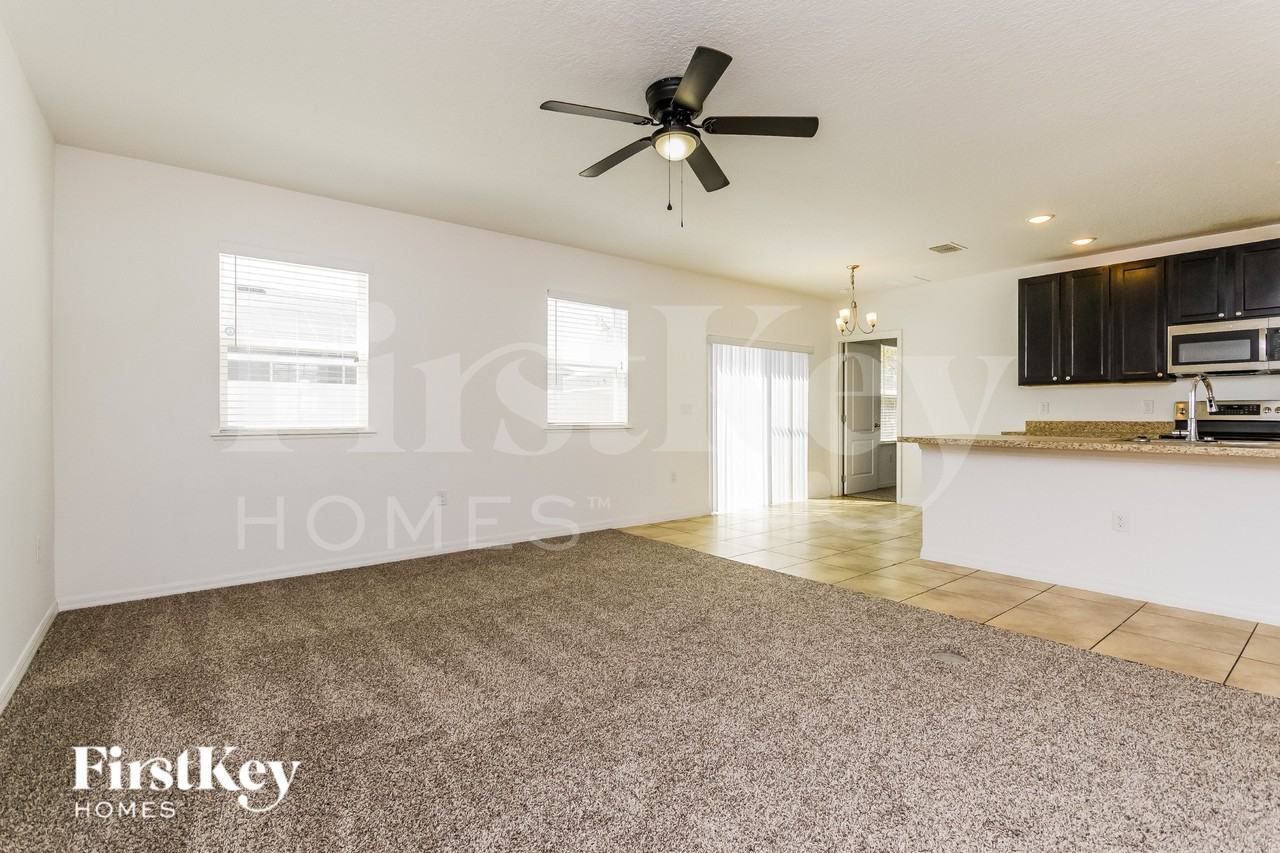 751 James Ct - Photo 5 of 17