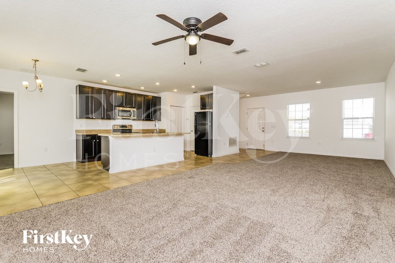 751 James Ct - Photo 6 of 17