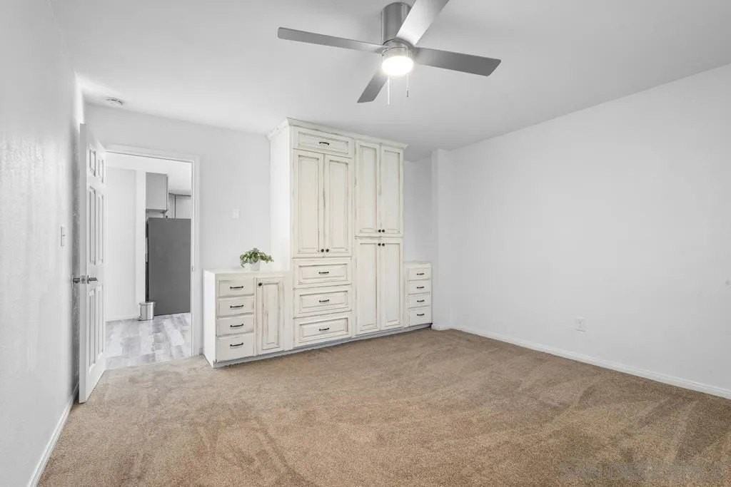 251 Sandstone St - Photo 6 of 24