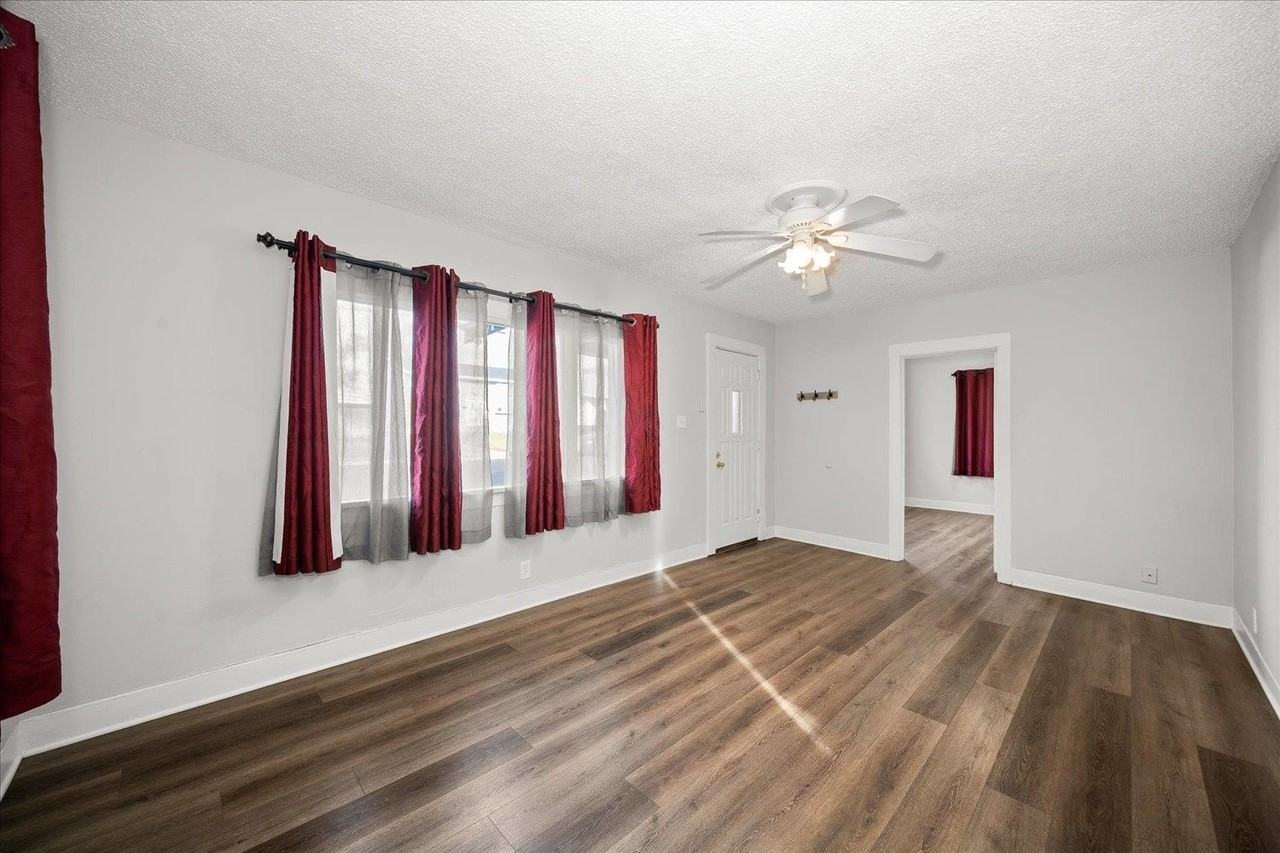 214 E Euclid Ave - Photo 4 of 22