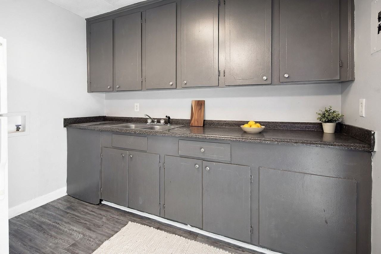 1124 Marble St #C - Photo 6 of 35