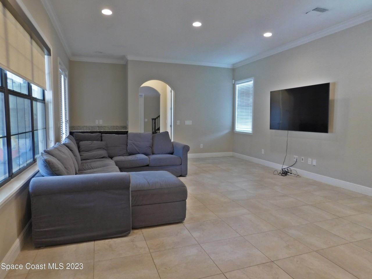 2242 Rodina Dr - Photo 5 of 19