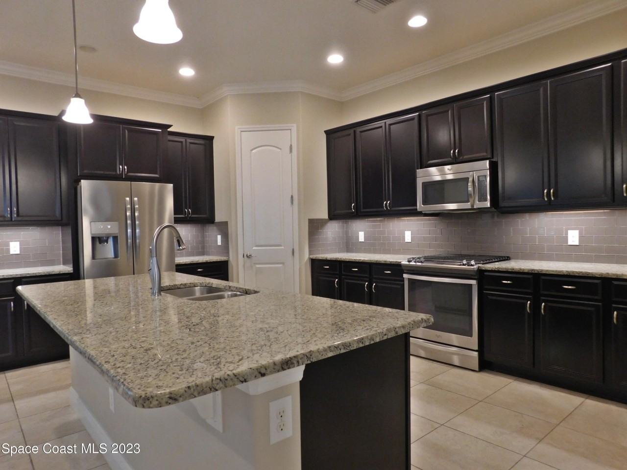 2242 Rodina Dr - Photo 7 of 19