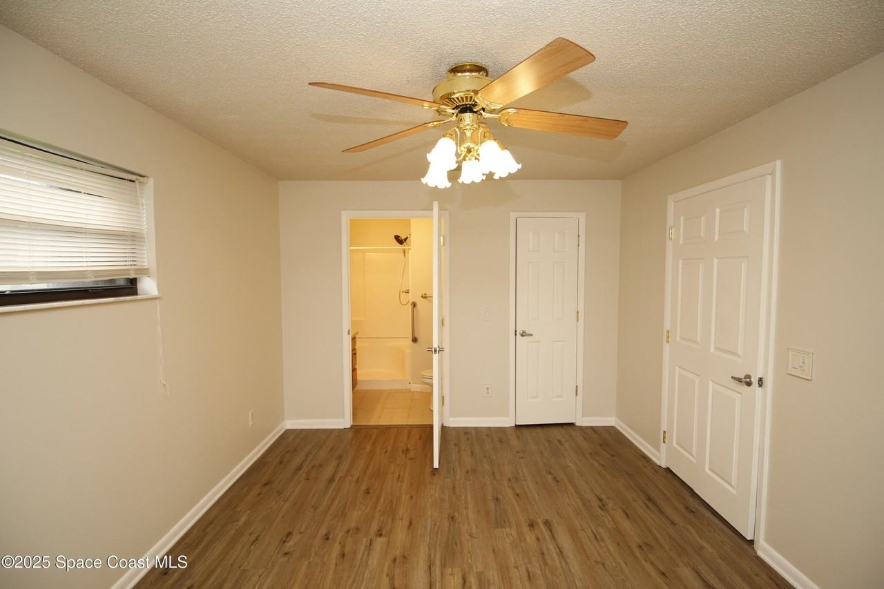 1010 Venetian Dr #201 - Photo 4 of 15
