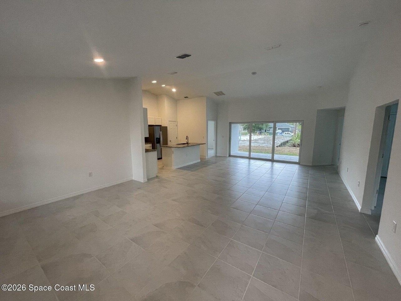 842 Buchanan Ave Se - Photo 3 of 22