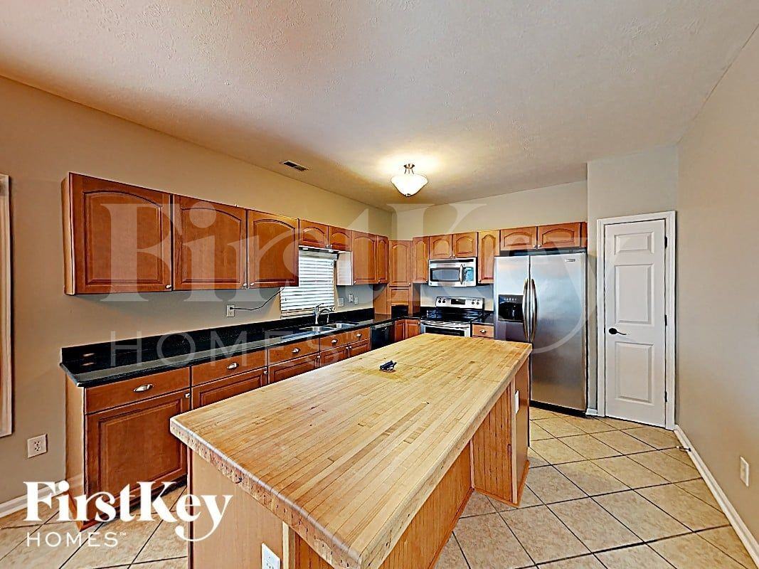 9917 Fountain Cove Ln - Photo 6 of 18