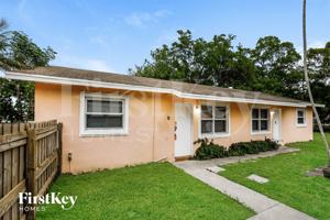 featured image of 800 Sw 9th Ct