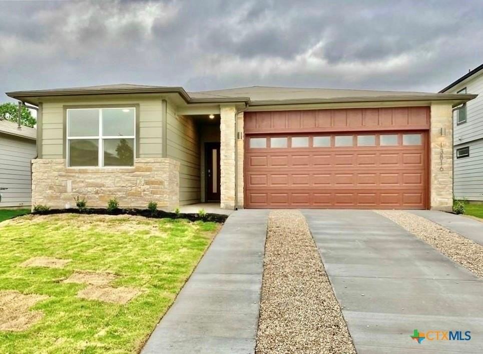 13816 Lubeck Dr - Photo 2 of 47