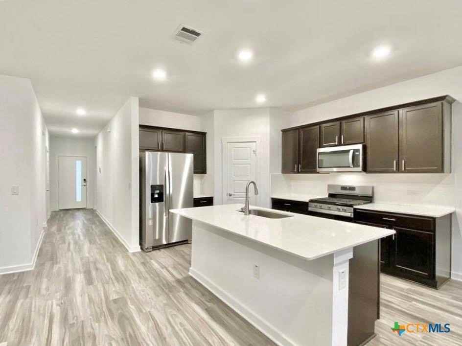 13816 Lubeck Dr - Photo 3 of 47