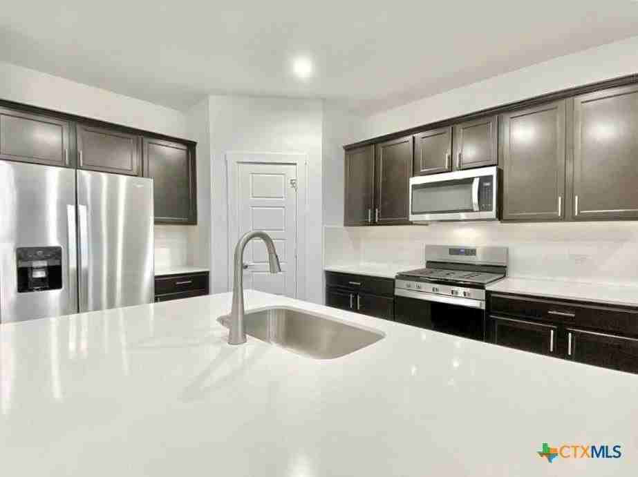 13816 Lubeck Dr - Photo 7 of 47