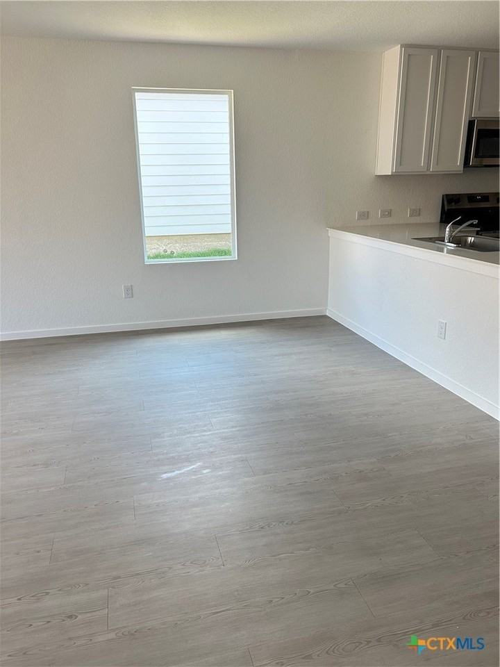 819 Summit Ter - Photo 3 of 16