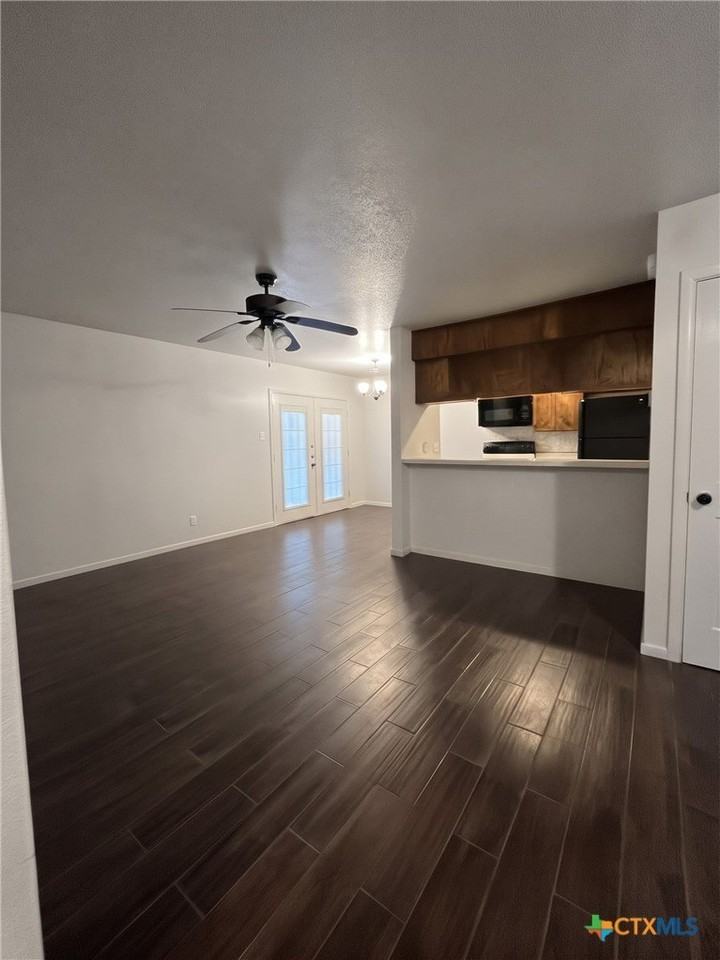 1310 Covey Ln #D - Photo 4 of 8