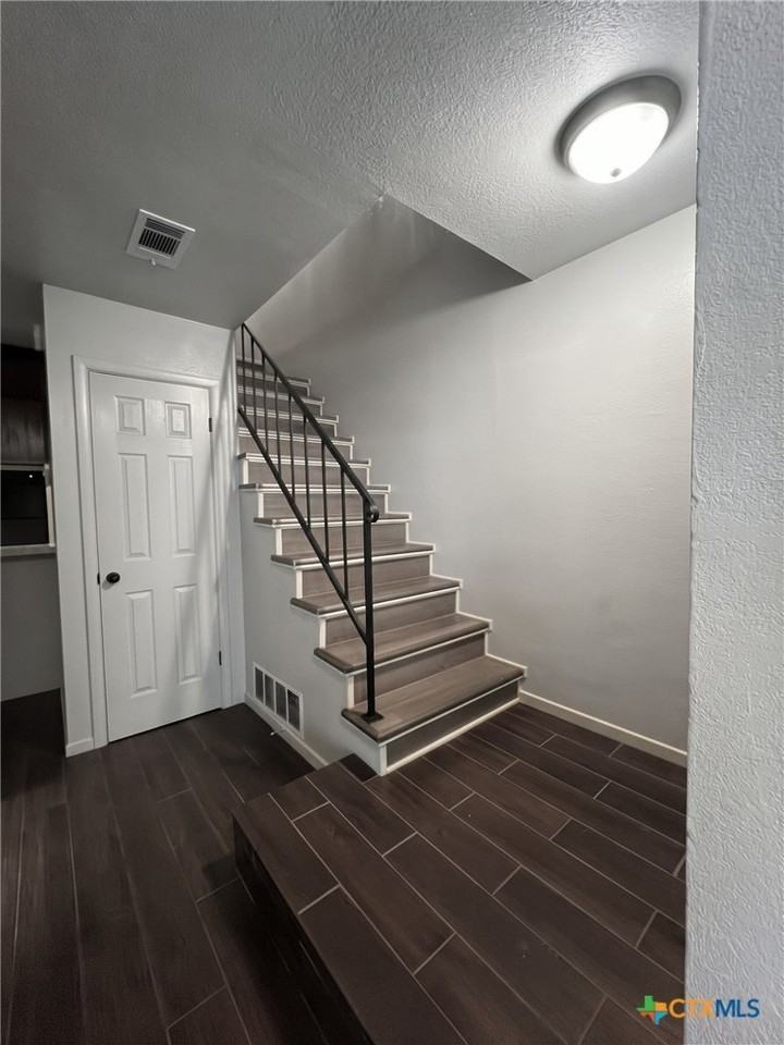 1310 Covey Ln #D - Photo 5 of 8