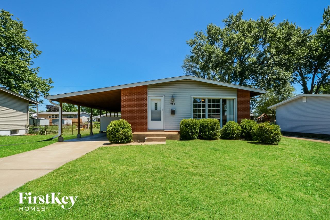 755 Gonzaga Ln