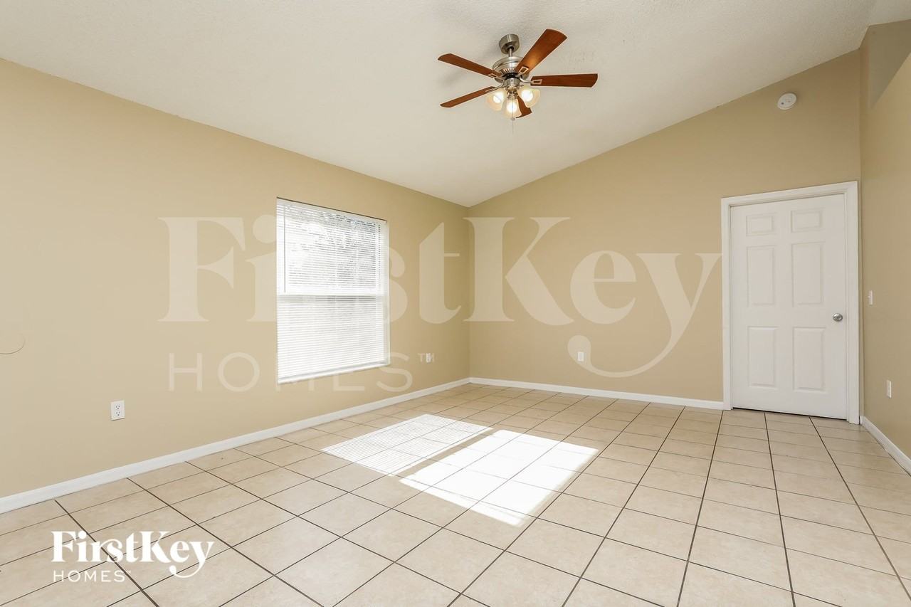 7448 Little Pond Ct - Photo 2 of 15