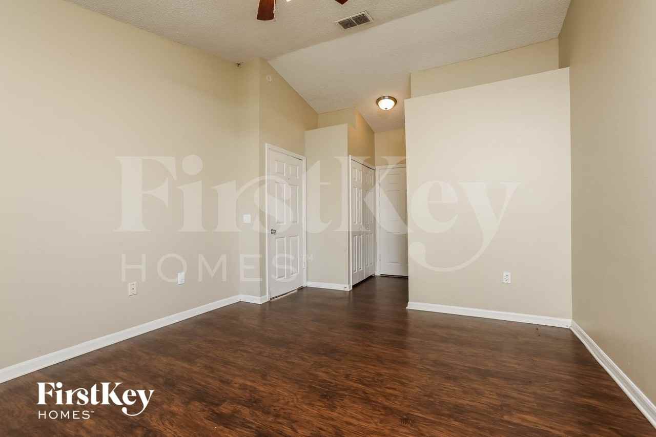 7448 Little Pond Ct - Photo 7 of 15