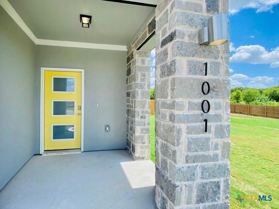 1001 Winnsboro Loop - Photo 2 of 40