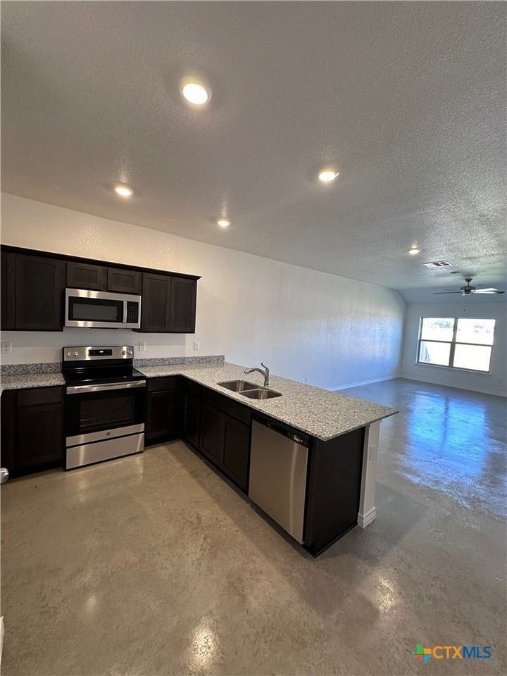 1214 Lehmann #B - Photo 6 of 27