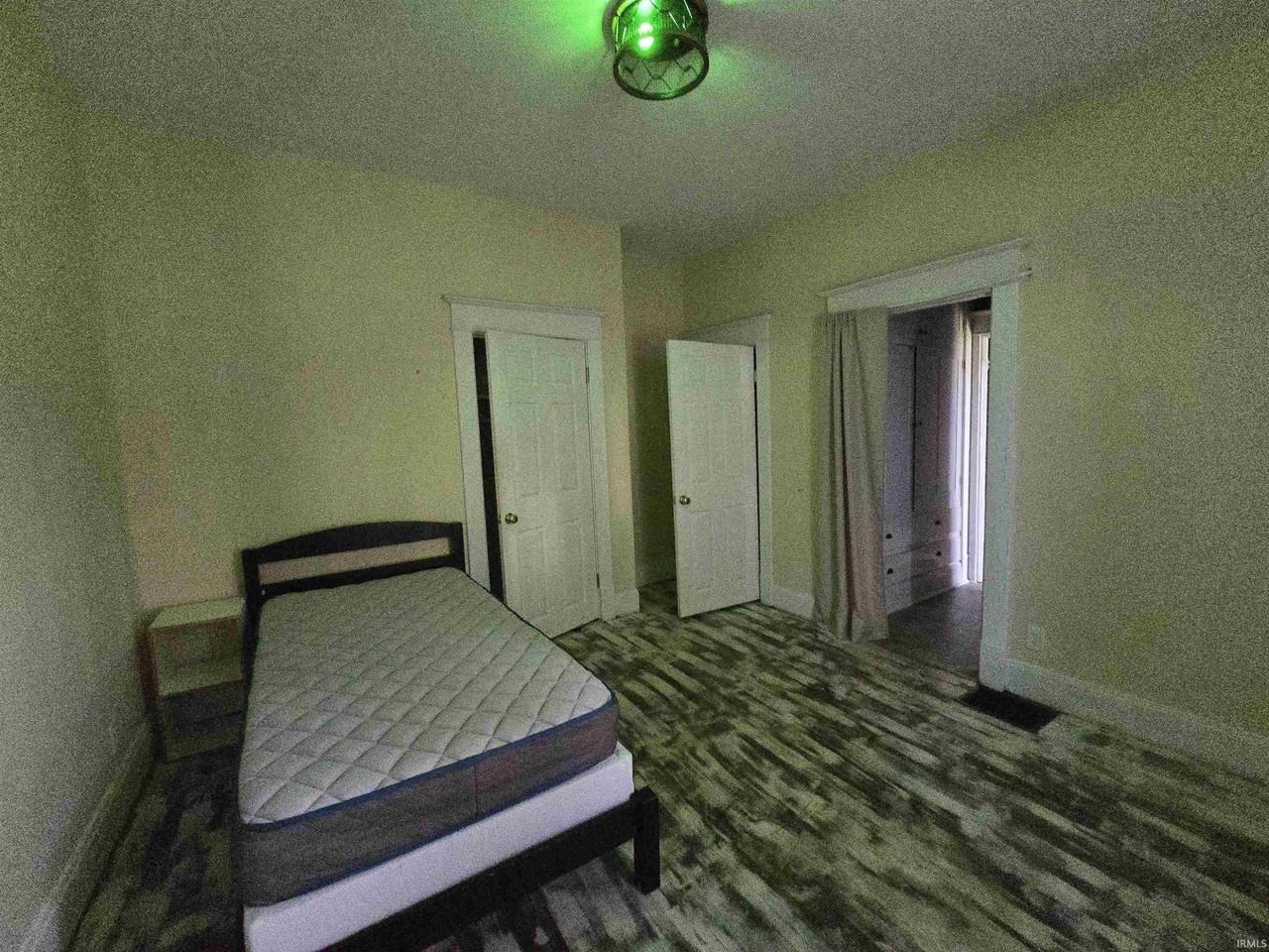 518 N Hart St - Photo 5 of 20