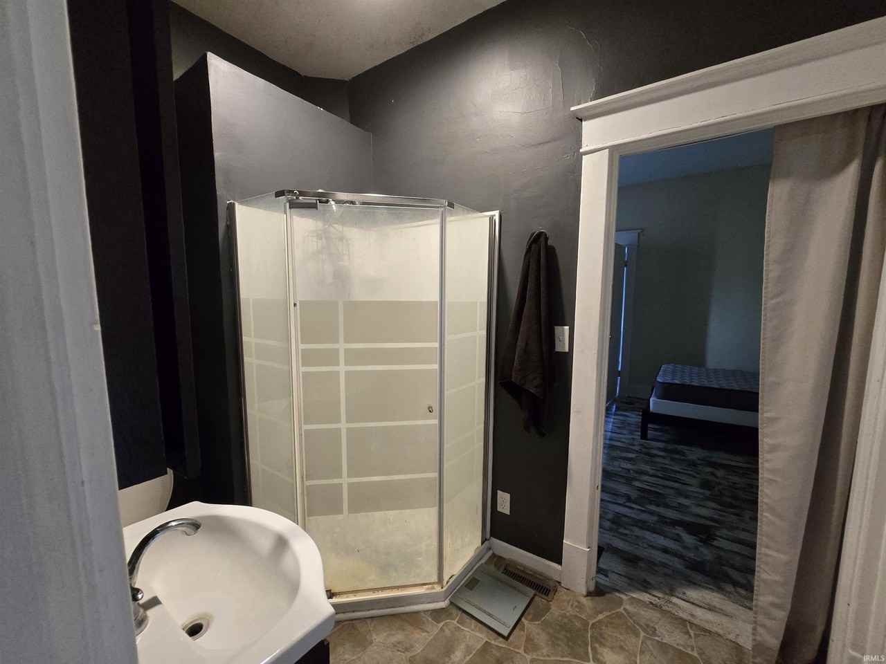 518 N Hart St - Photo 7 of 20