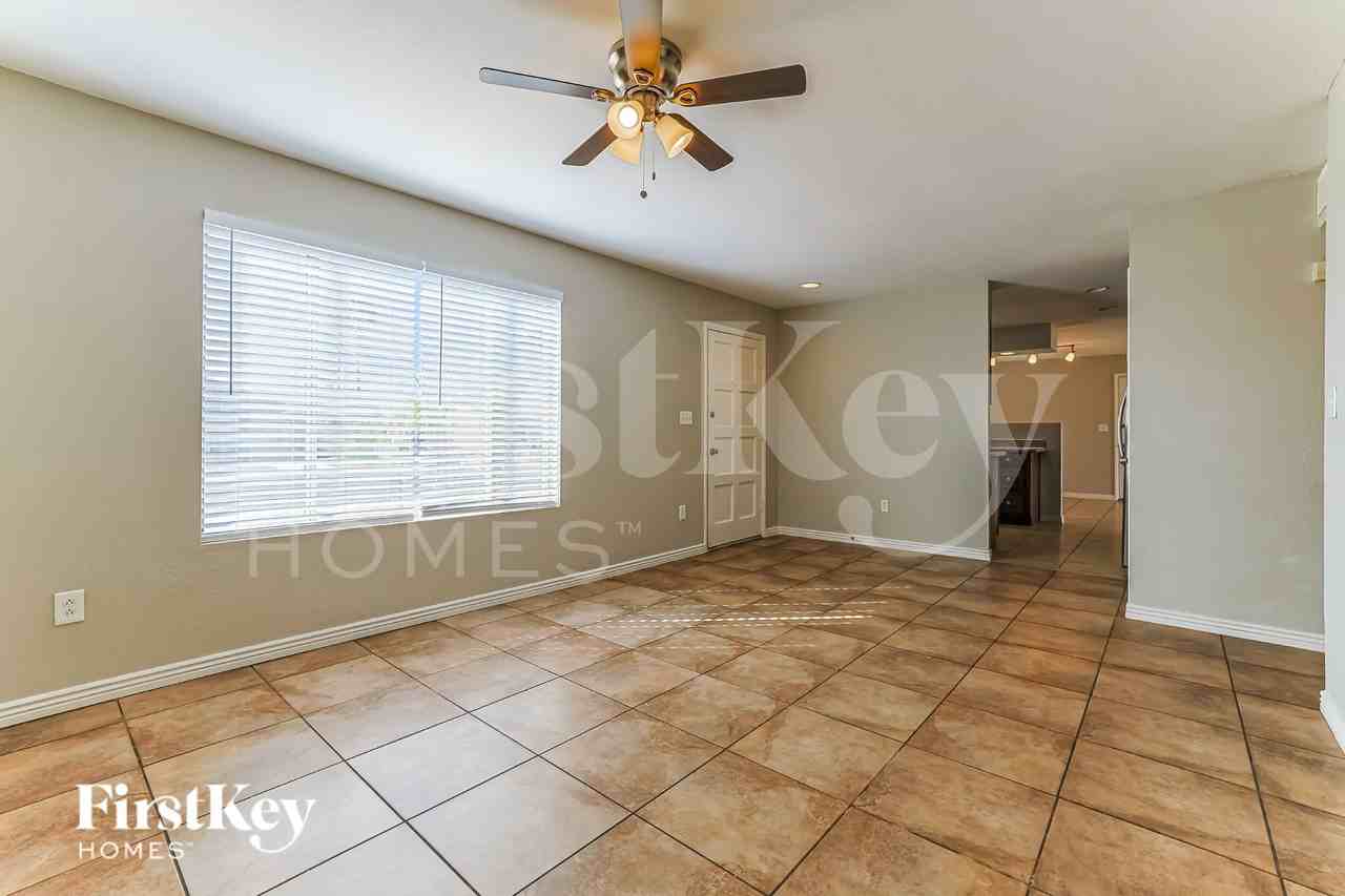 7102 W Brown St - Photo 7 of 16