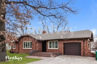 705 Ne Shady Lane Dr - Photo 1 of 1
