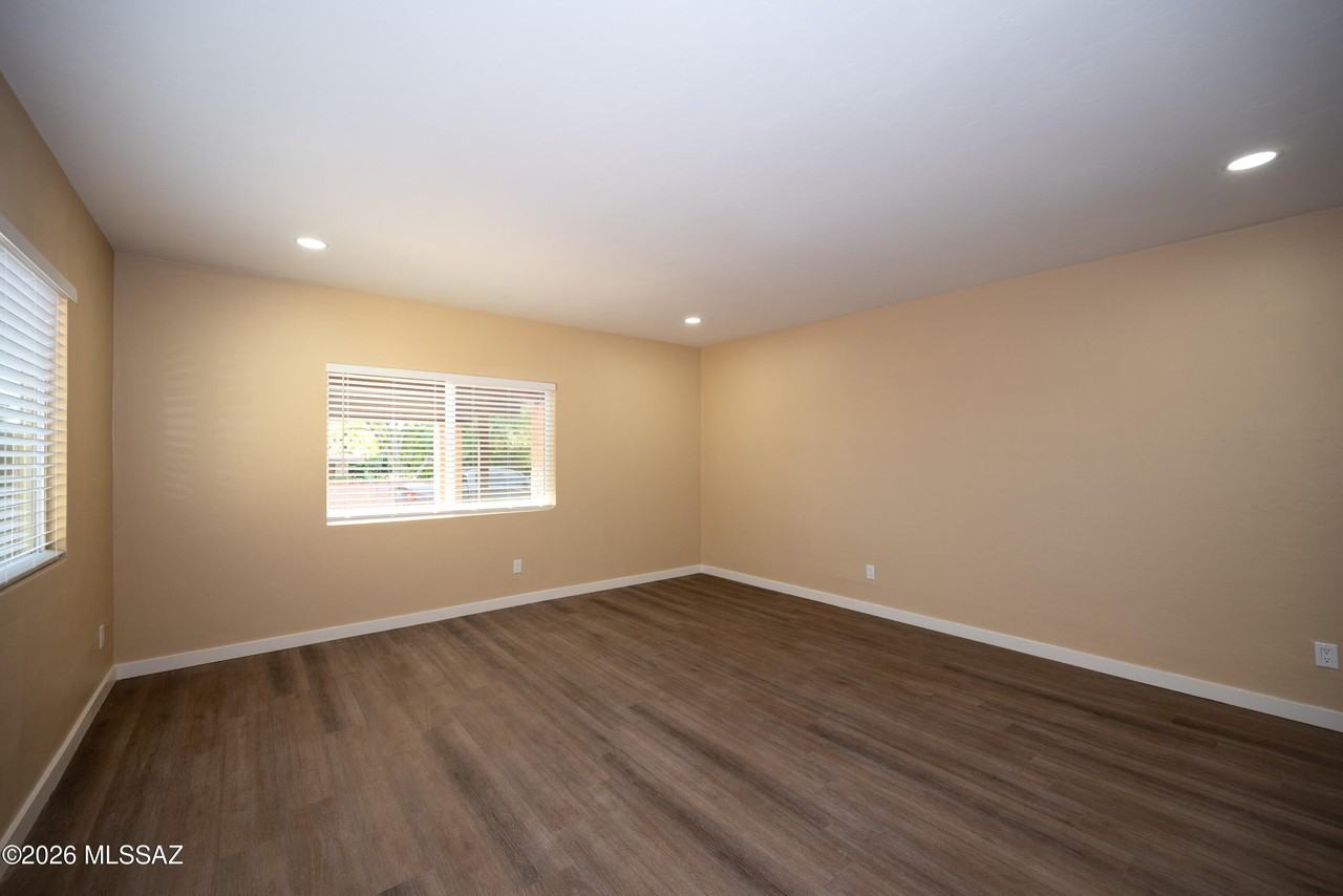 225 N Camino Del Varonil - Photo 6 of 35