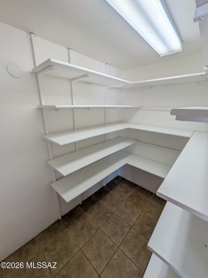 3250 W Sunbeam Ter - Photo 7 of 32