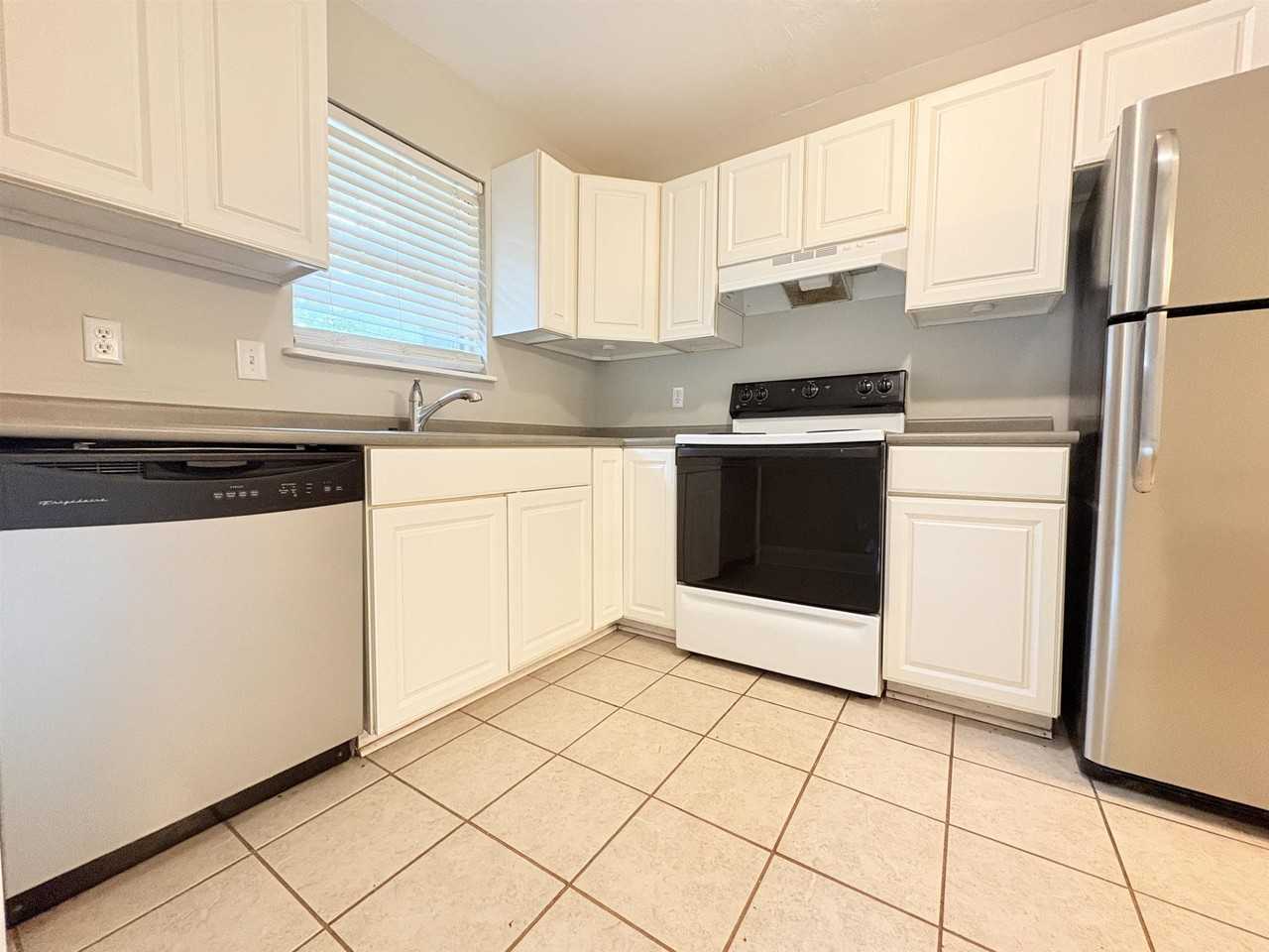 3222 Huntington Woods Blvd - Photo 2 of 15