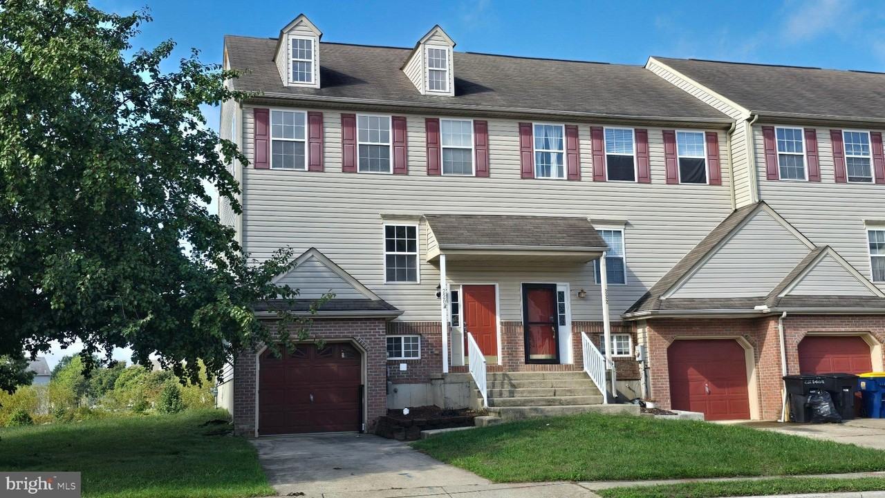 220 Trafalgar Dr - Photo 2 of 50