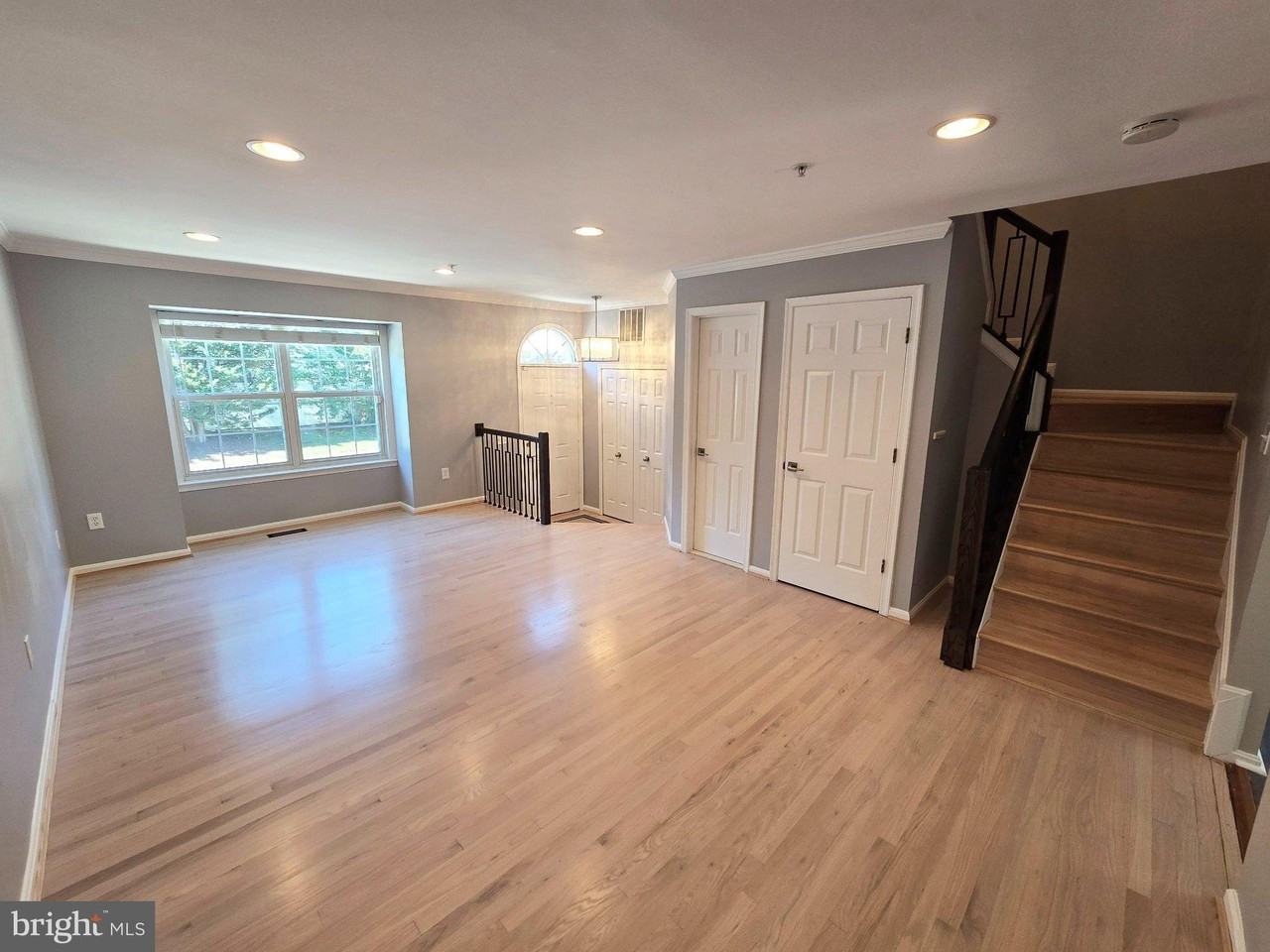 558 Francis Nicholson Way - Photo 5 of 24