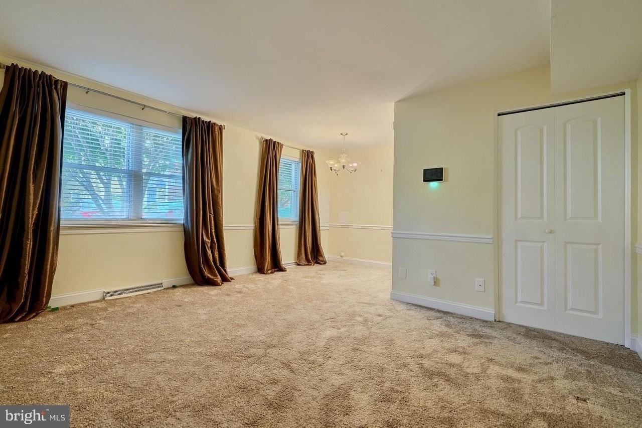 4410 Falls Bridge Dr #J - Photo 5 of 18