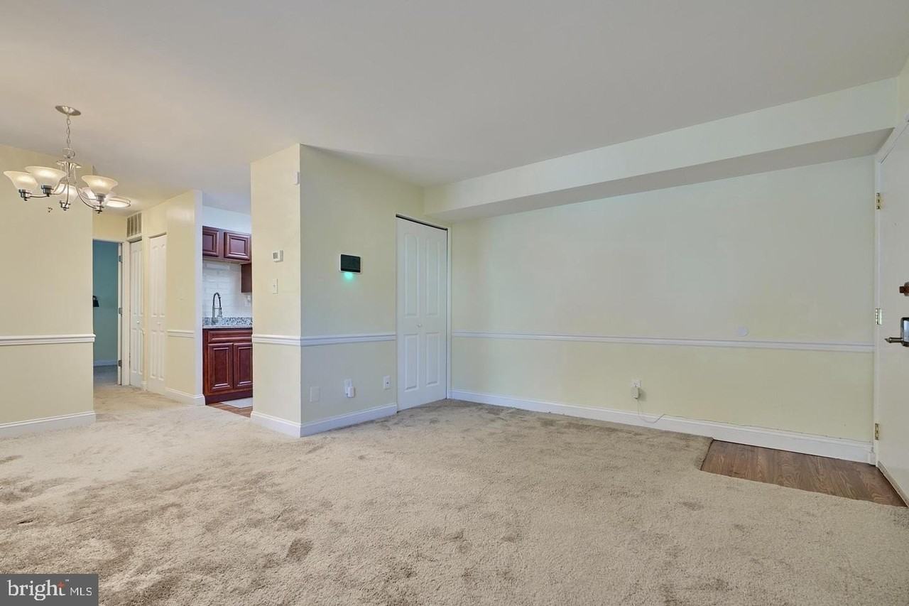 4410 Falls Bridge Dr #J - Photo 6 of 18