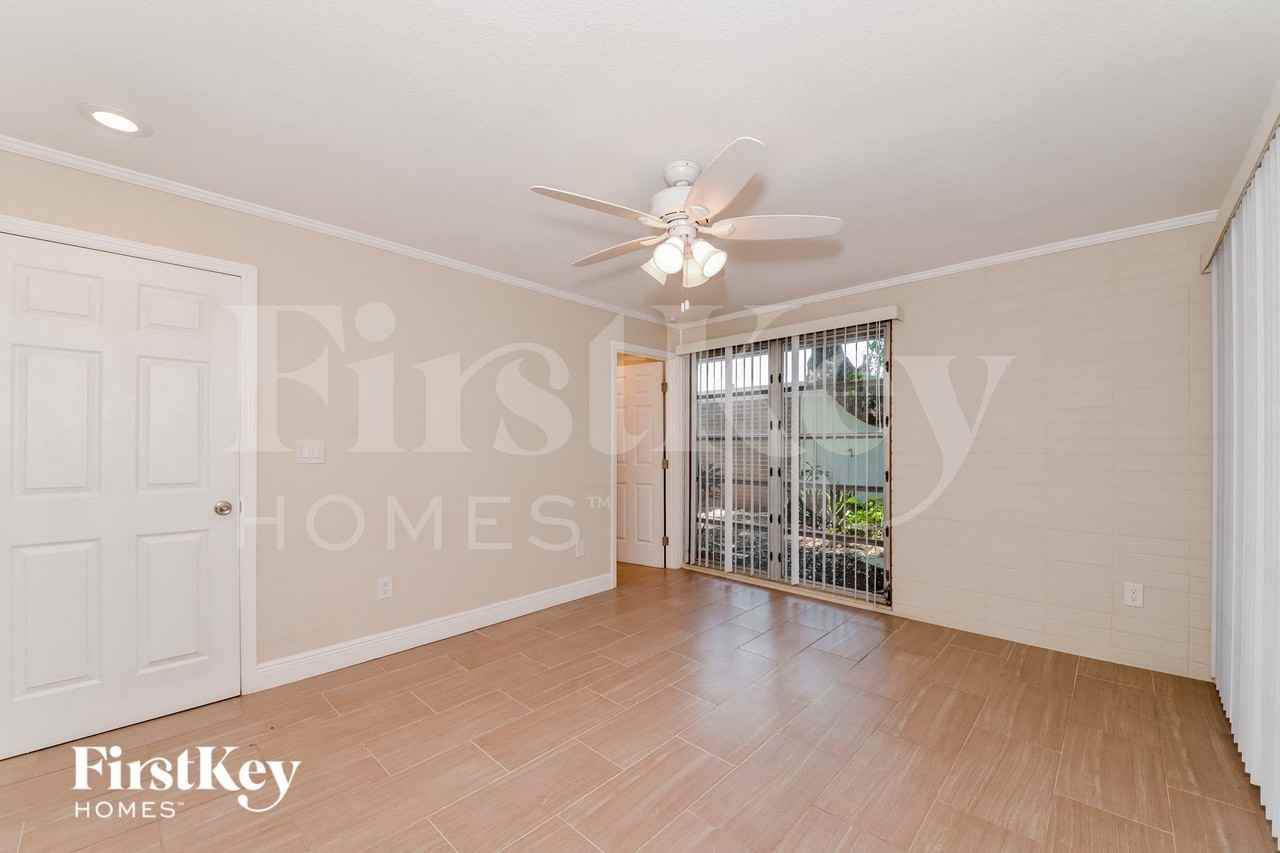 4108 15th Ave W - Photo 7 of 15