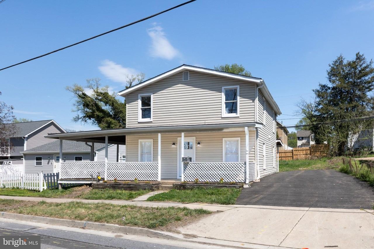 2407 Hammonds Ferry Rd - Photo 2 of 46