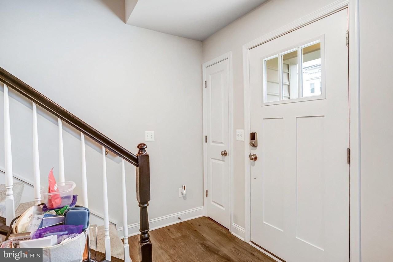 1010 Holden Rd - Photo 5 of 50