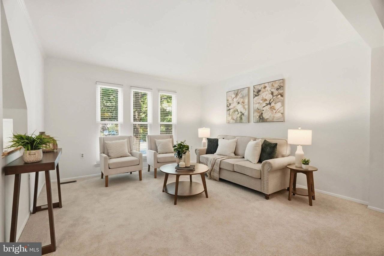 8112 Wooded Glen Ct - Photo 2 of 27