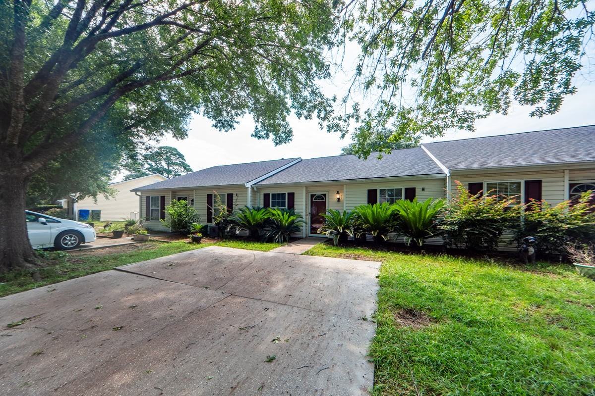 1421 Amanda Park Ln - Photo 3 of 50