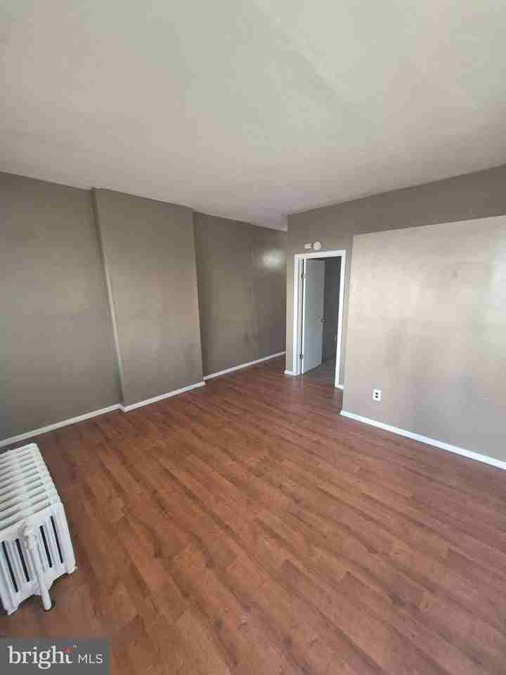 50 W Monroe St #1 - Photo 3 of 7