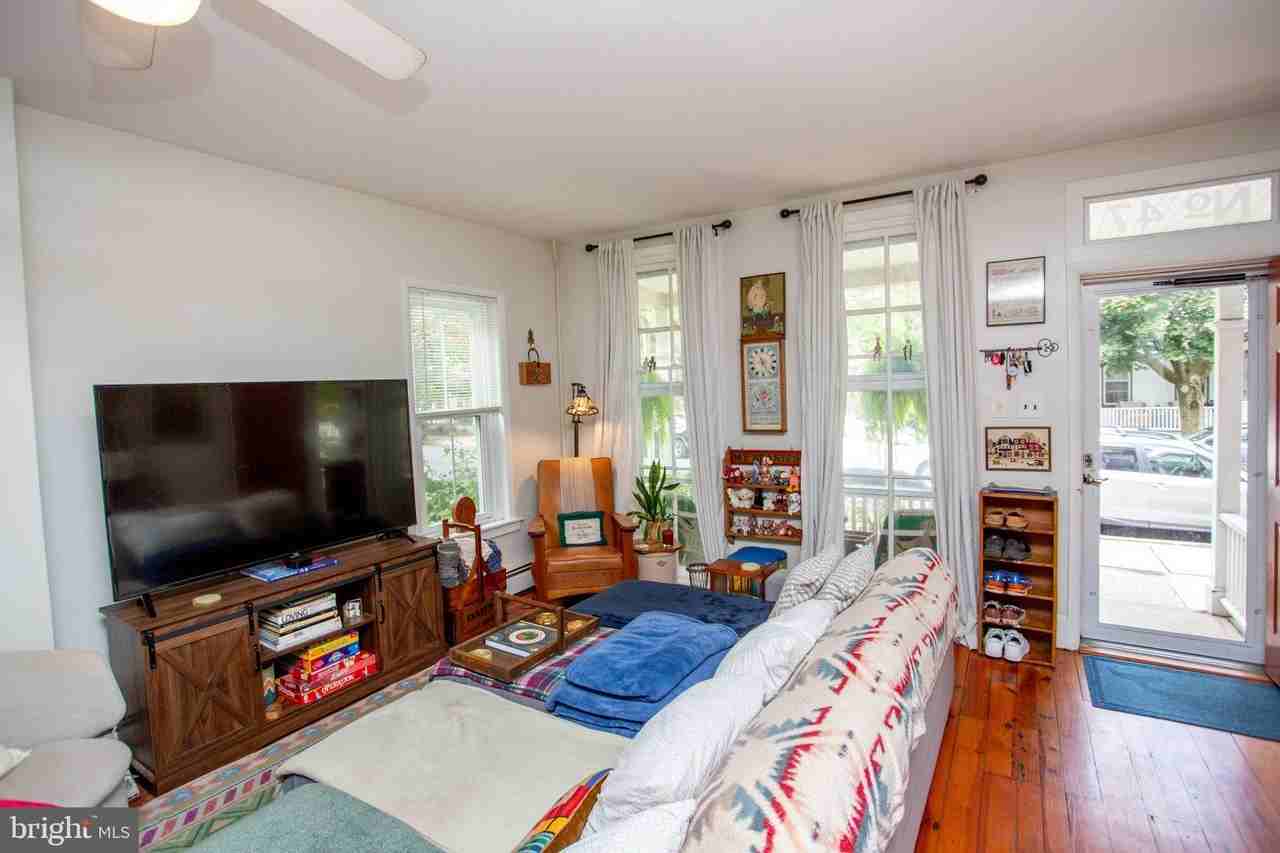 47 Elm St - Photo 7 of 35