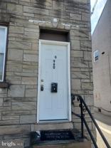 960 N 11th St #1B - Photo 1 of 1