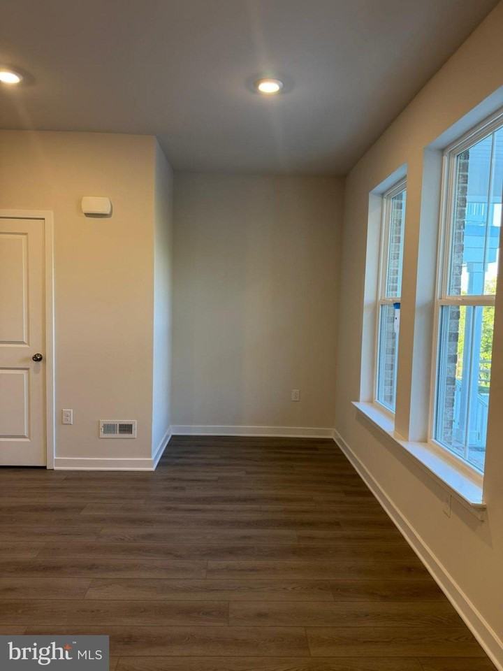 622 Brass Ln - Photo 4 of 32