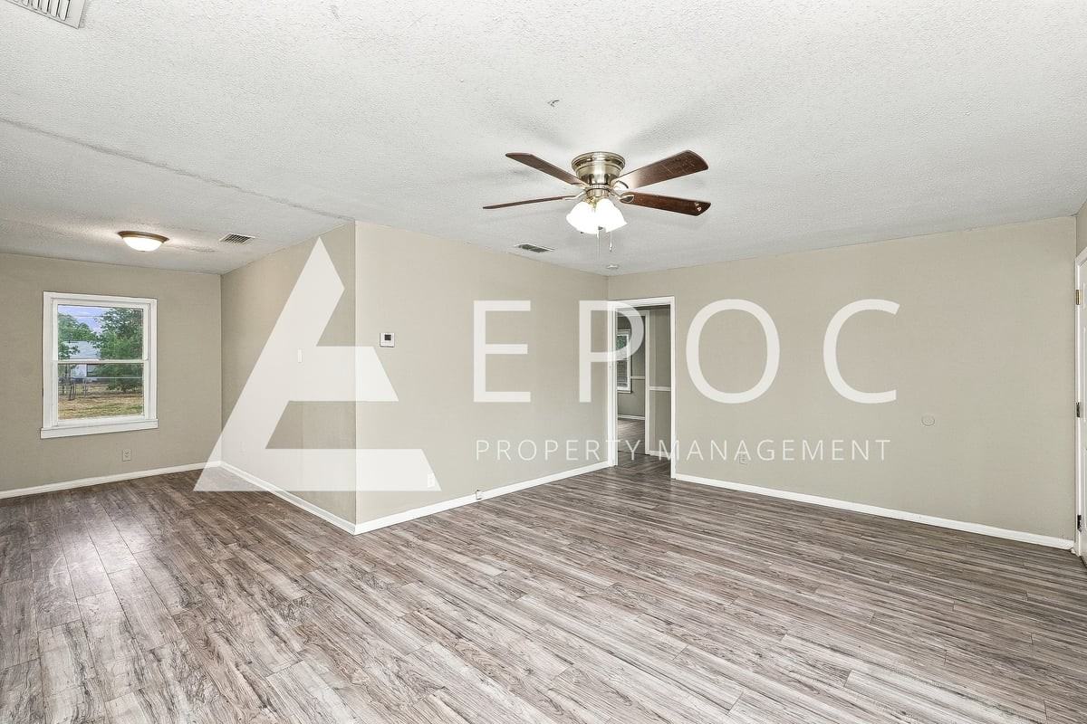 2611 Lawrence Rd - Photo 7 of 30