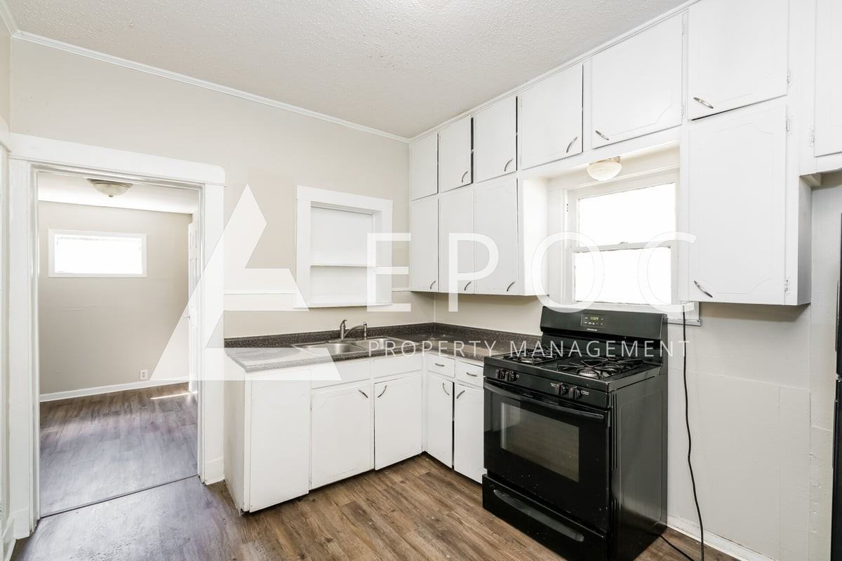 2616 N 20th St - Photo 4 of 14