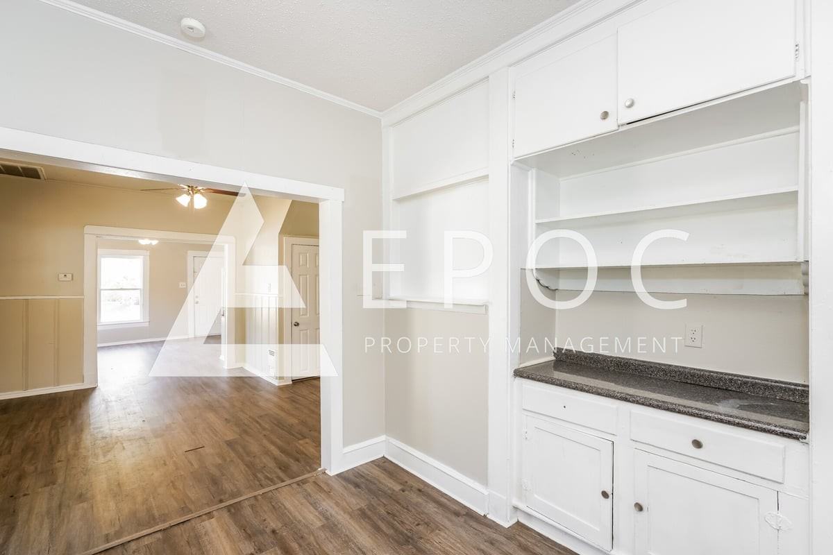 2616 N 20th St - Photo 5 of 14