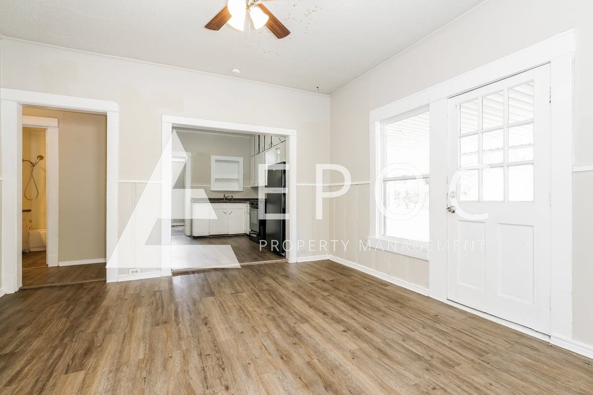 2616 N 20th St - Photo 6 of 14