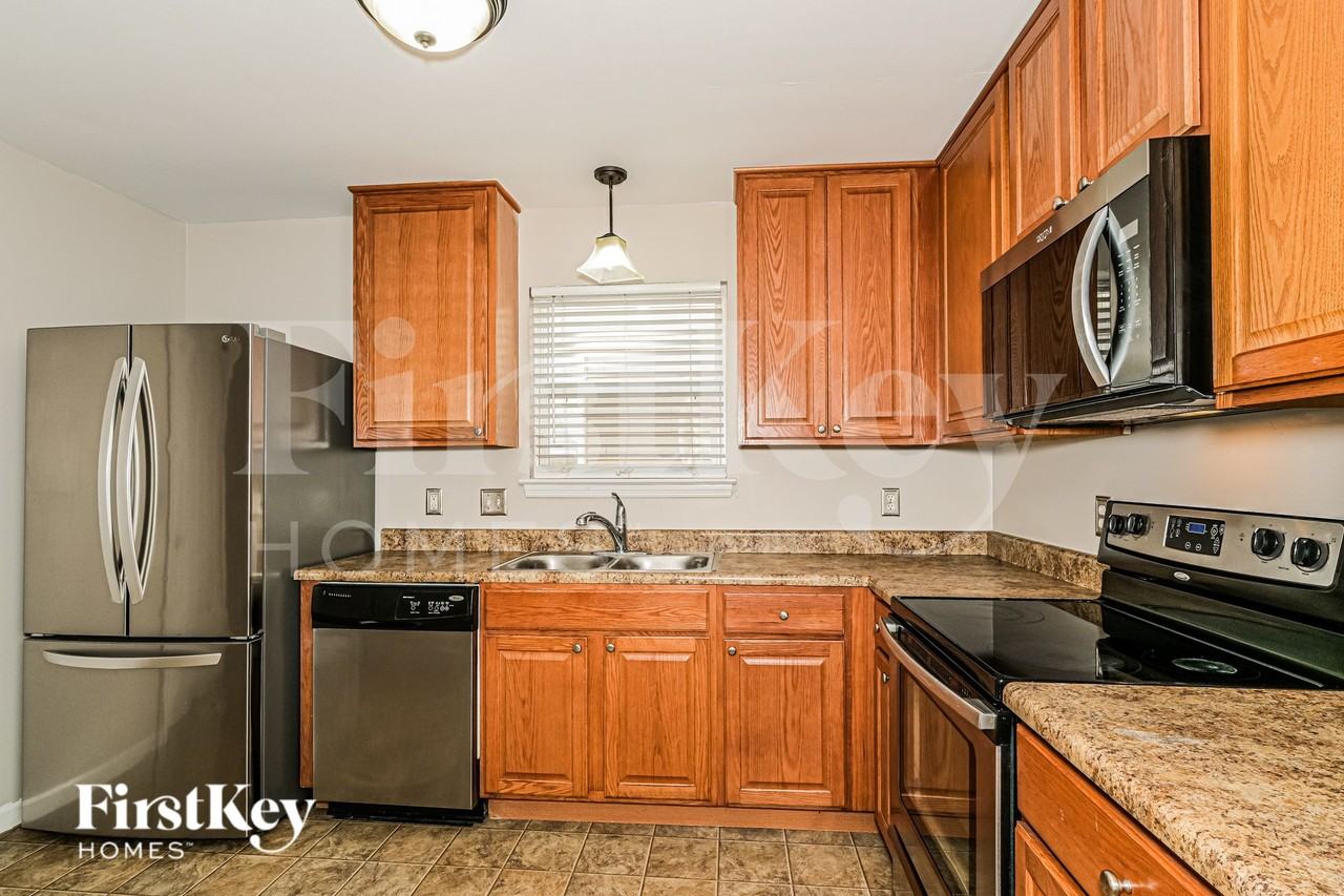 1725 Belleau Wood Dr - Photo 5 of 16