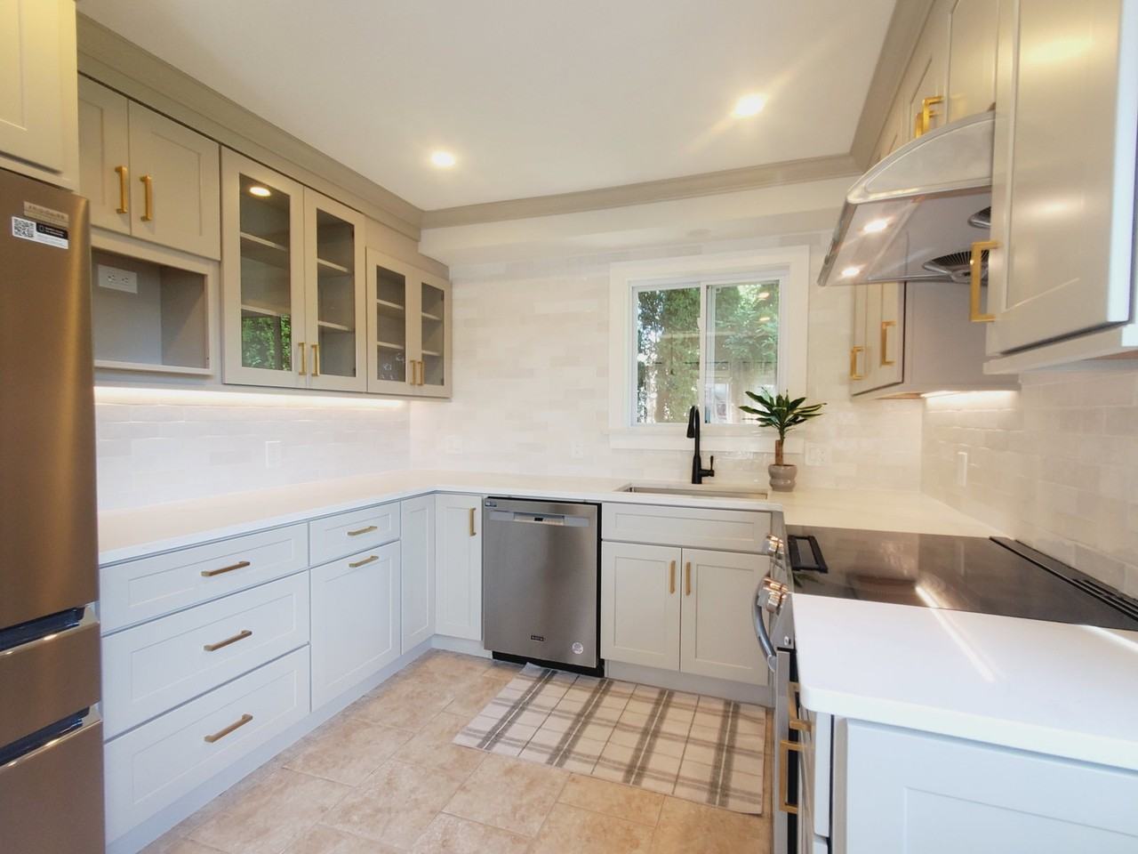 88 Dean St #3 - Photo 2 of 8