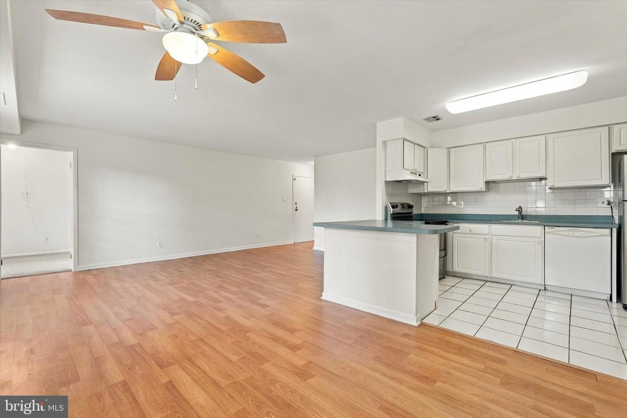4000 Gypsy Ln #620F2 - Photo 5 of 16
