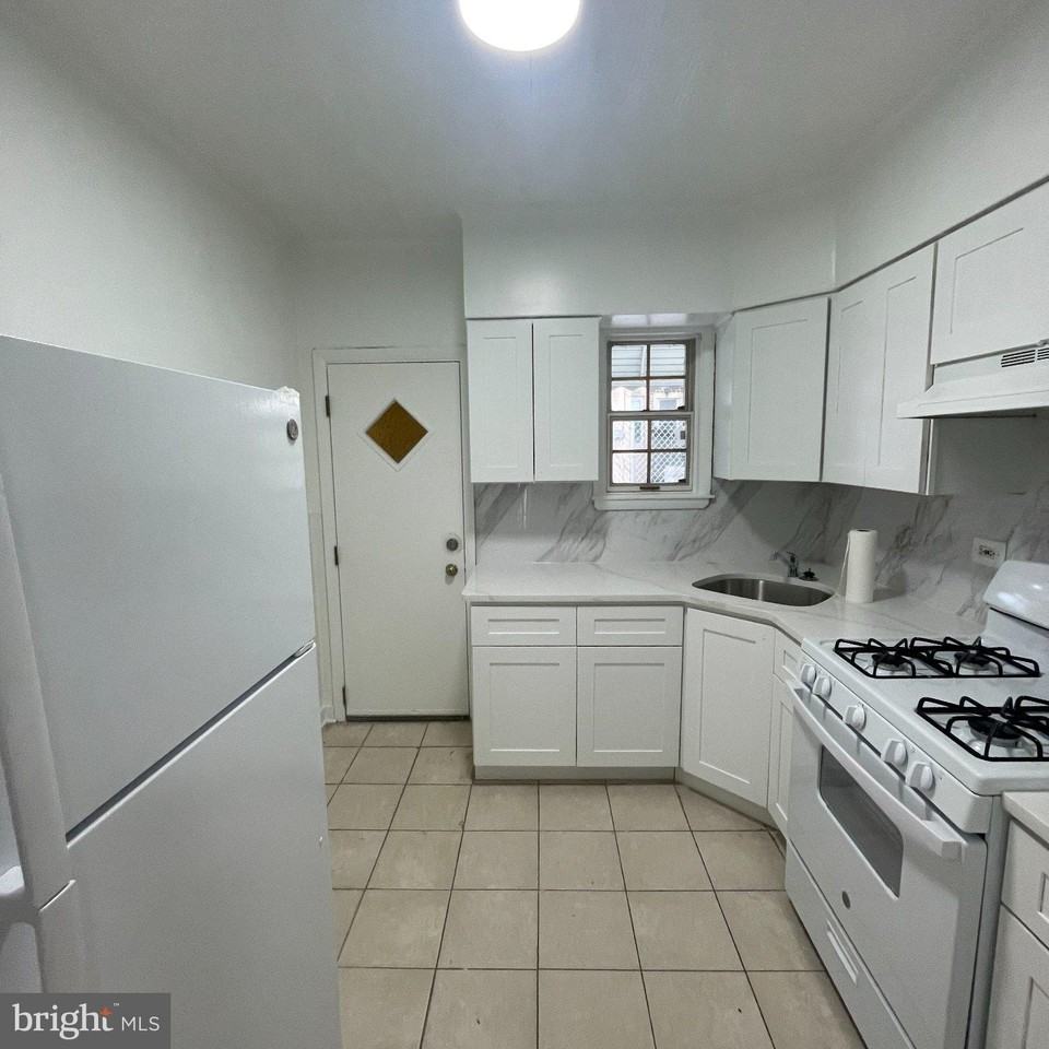 3268 Tilton St - Photo 2 of 8